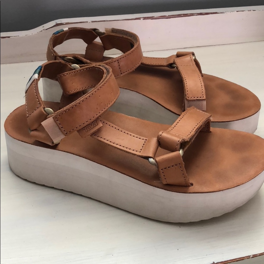 Teva flatform sandal